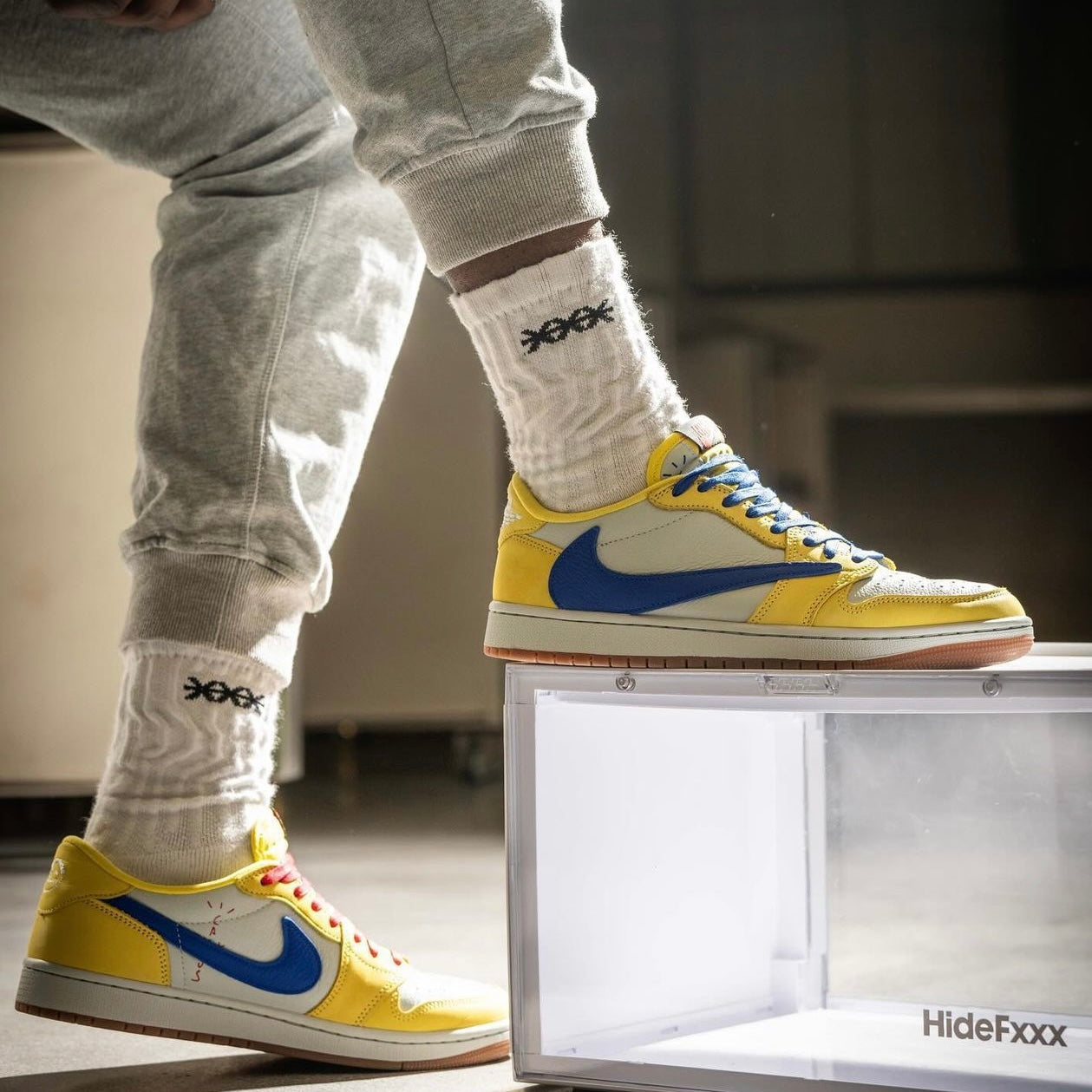 Travis X Air Jordan 1 Canary ππ