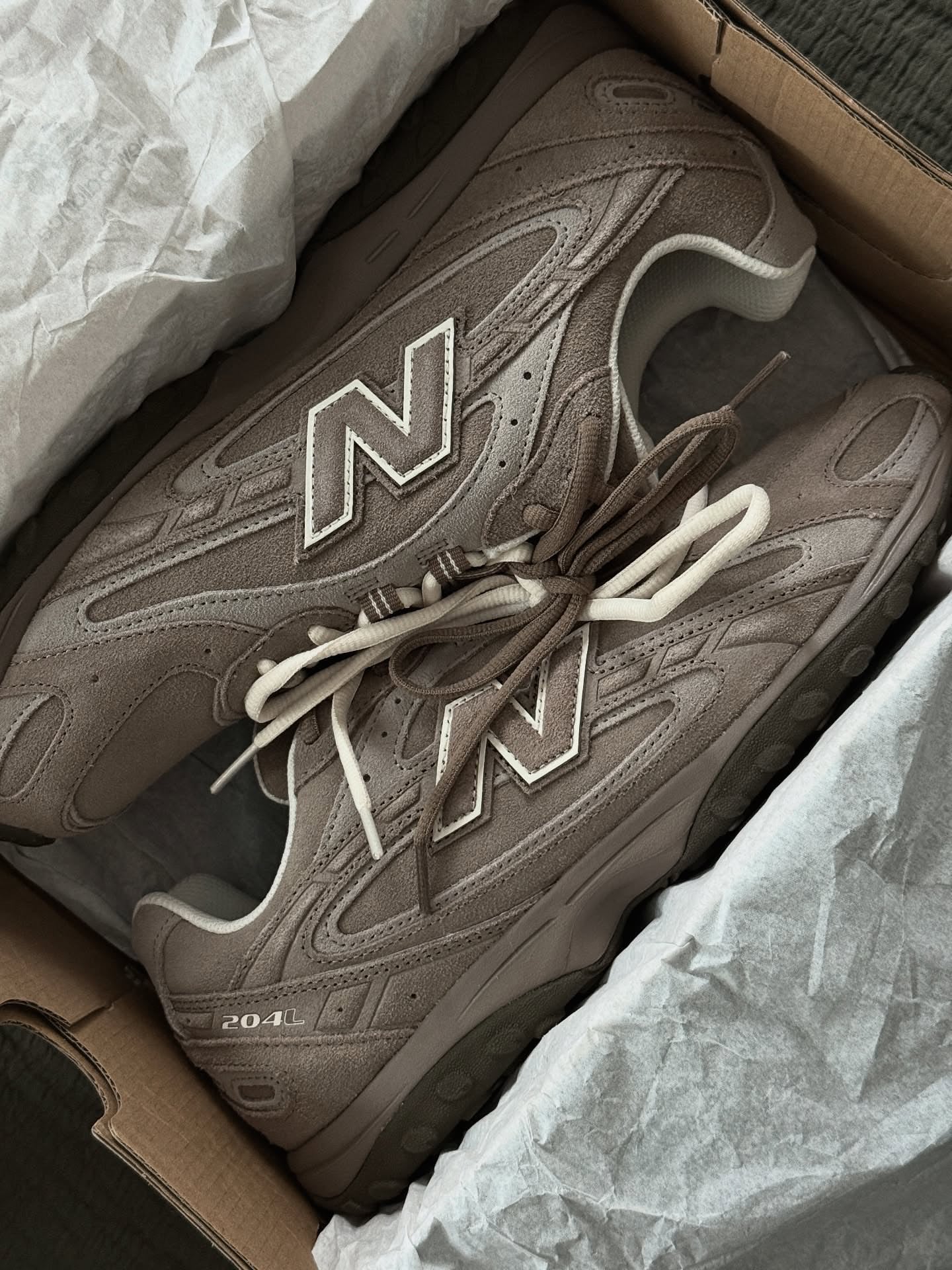 New Balance 204L