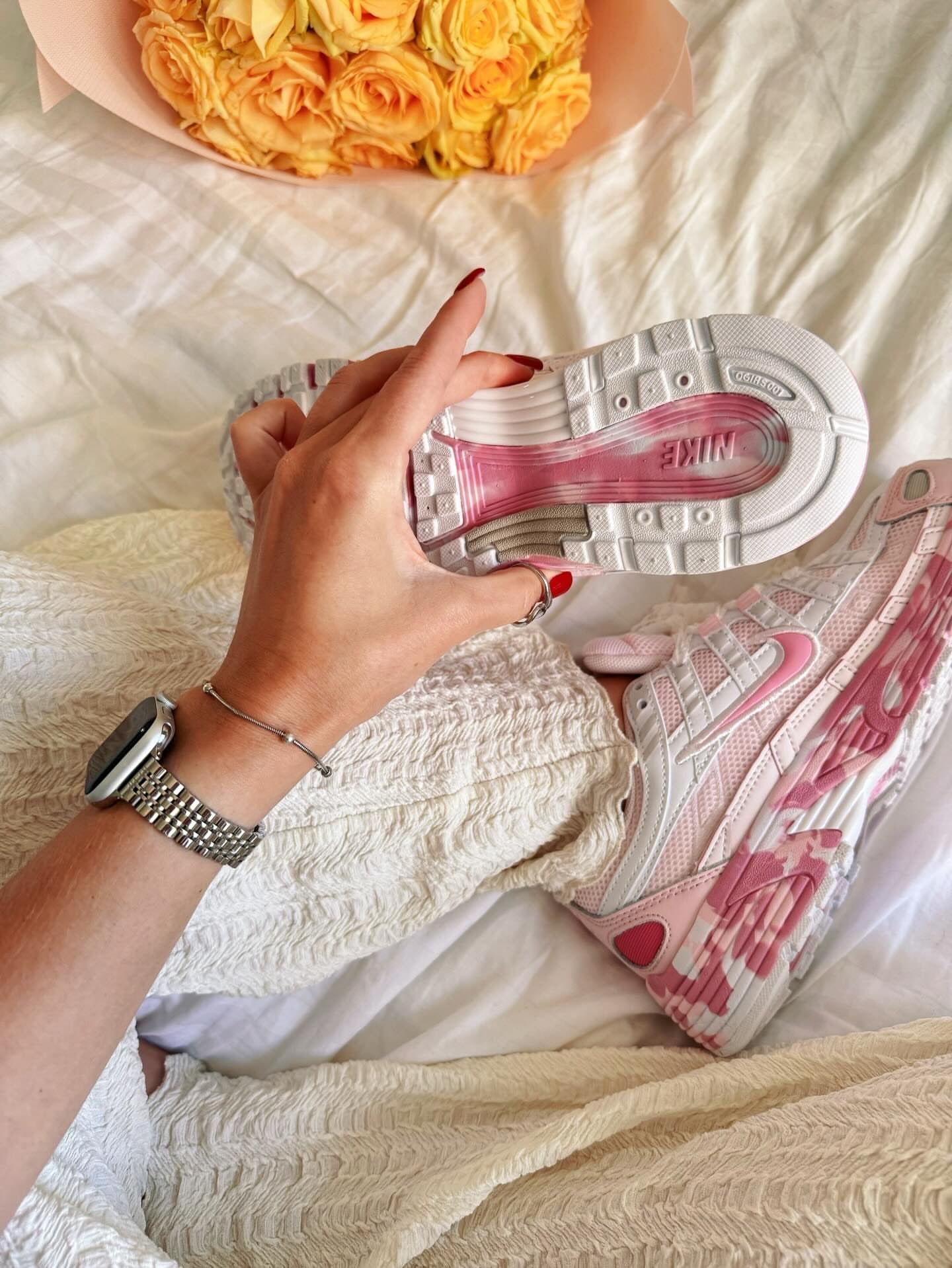 Nike initiator rose II