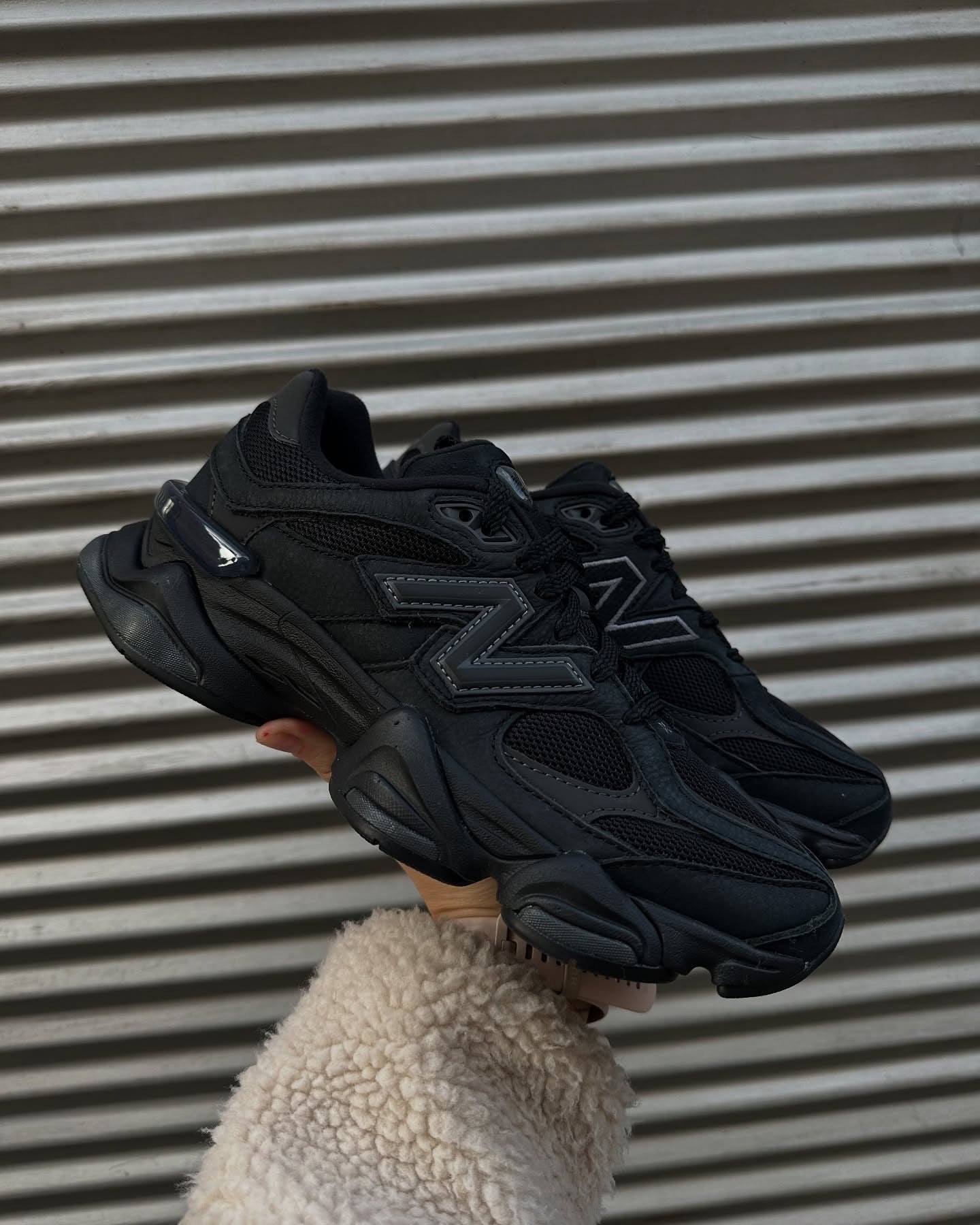 New Balance 9060 Triple Black