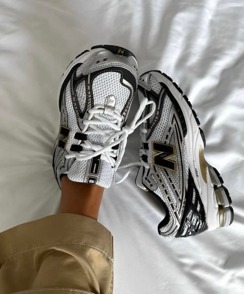 1906R New Balance / Metallic silver - Metallic Gold