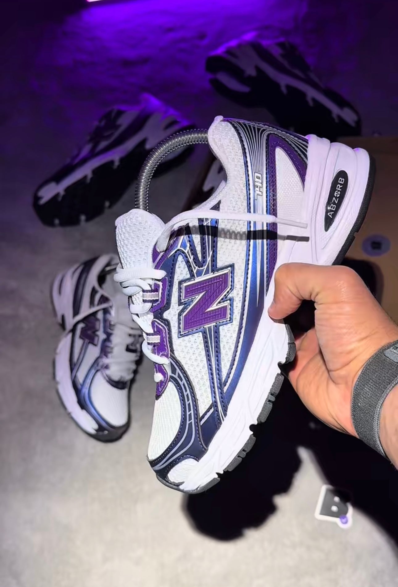 New Balance 740 violet
