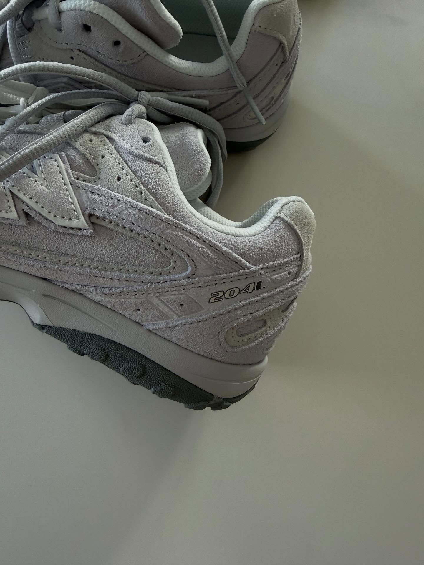 New Balance 204L Grey