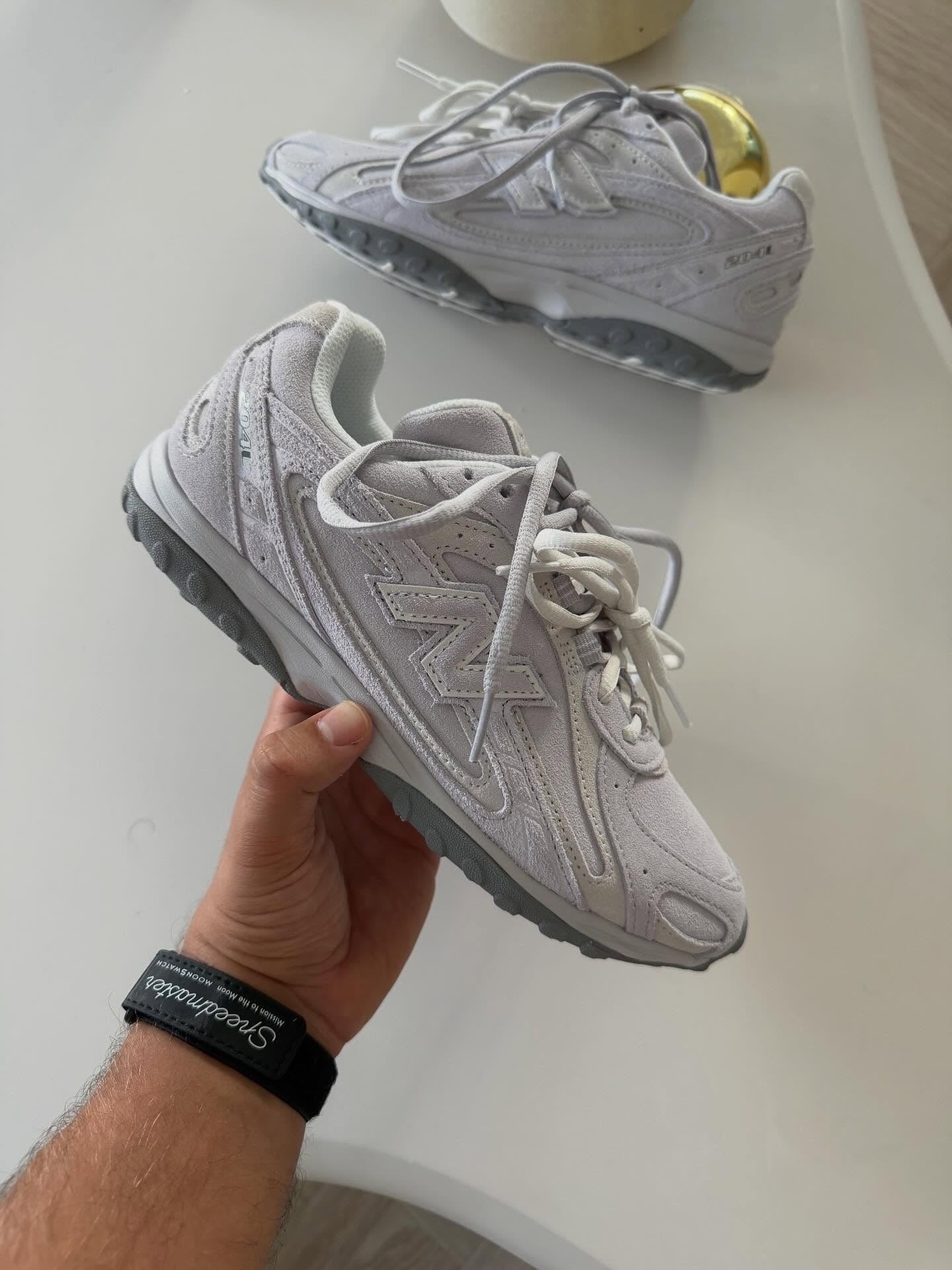 New Balance 204L Grey