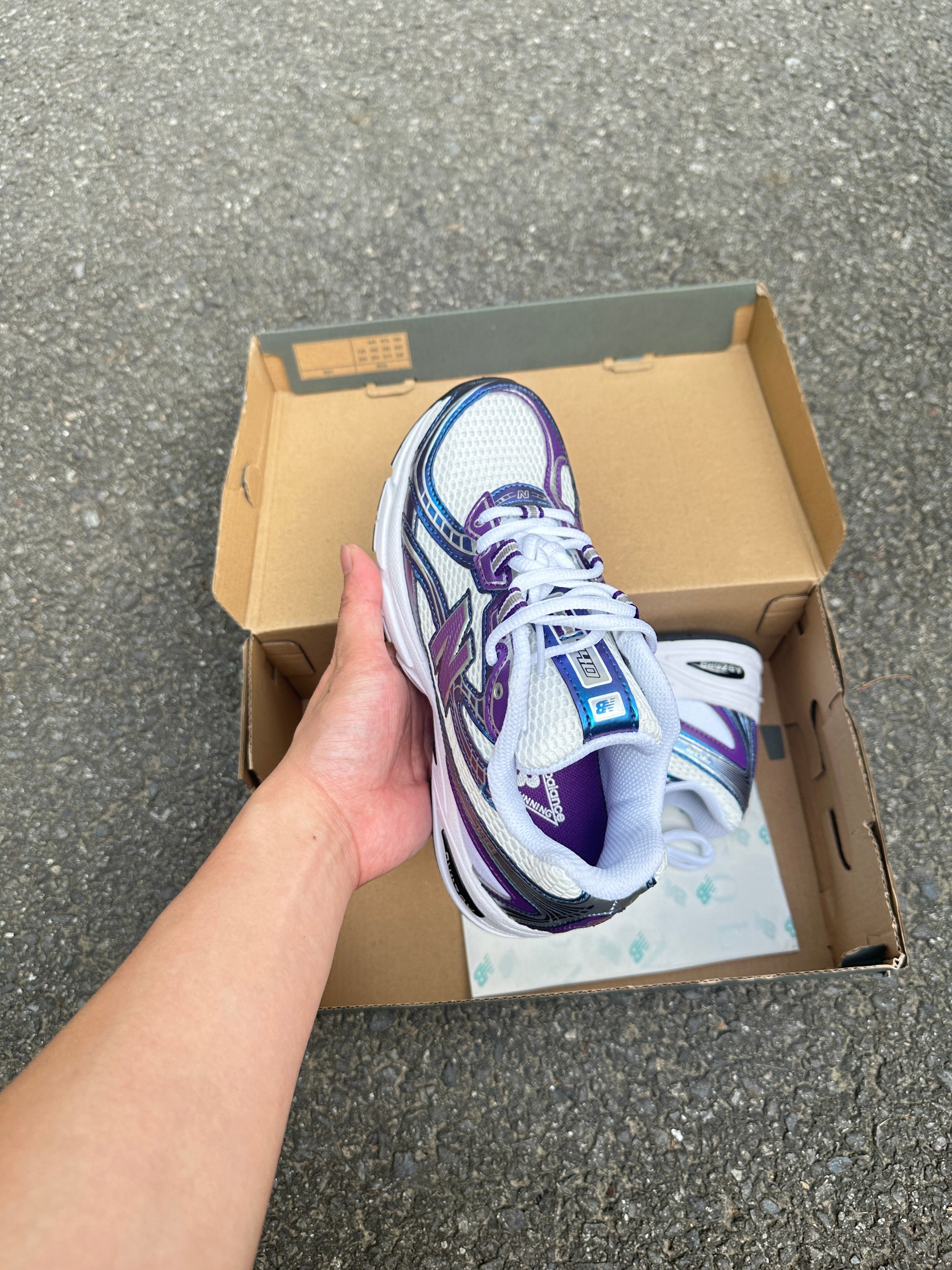 New Balance 740 violet
