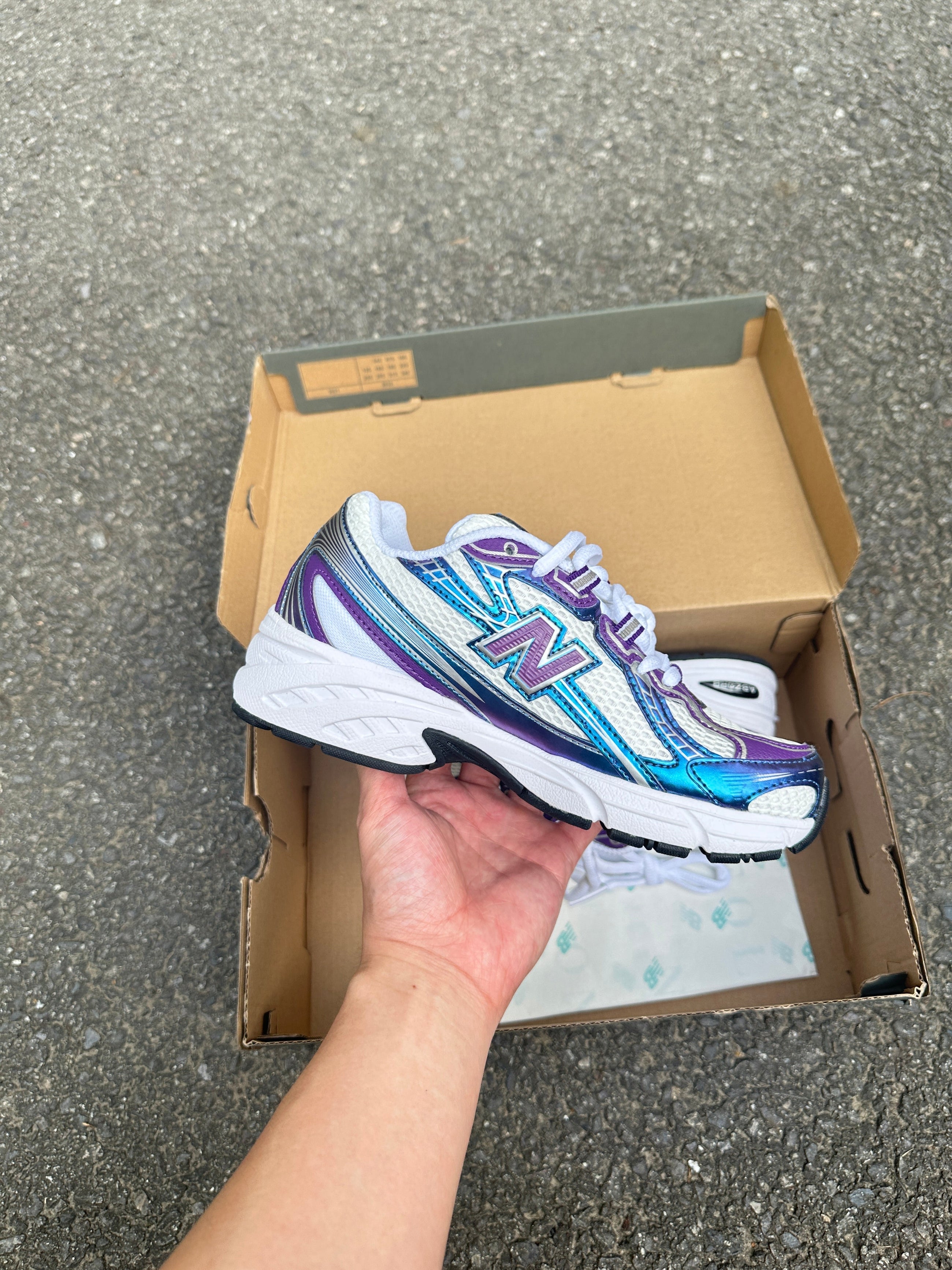 New Balance 740 violet
