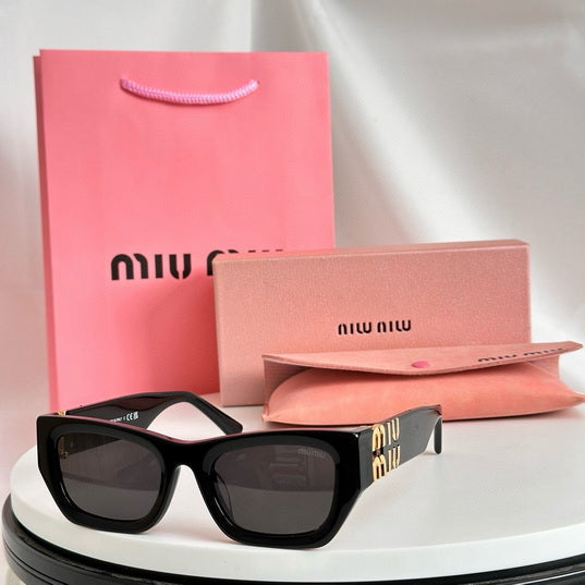 Sunglasses Miu miu 3