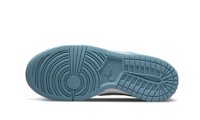 DUNK LOW CLEAR SWOOSH