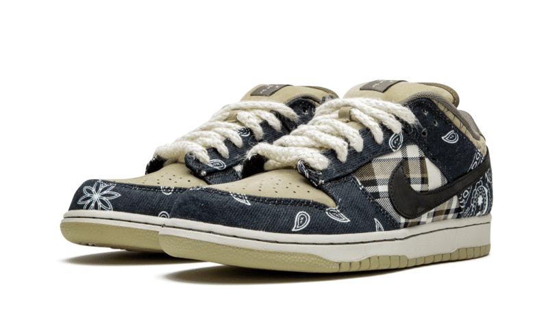 SB DUNK LOW TRAVIS SCOTT