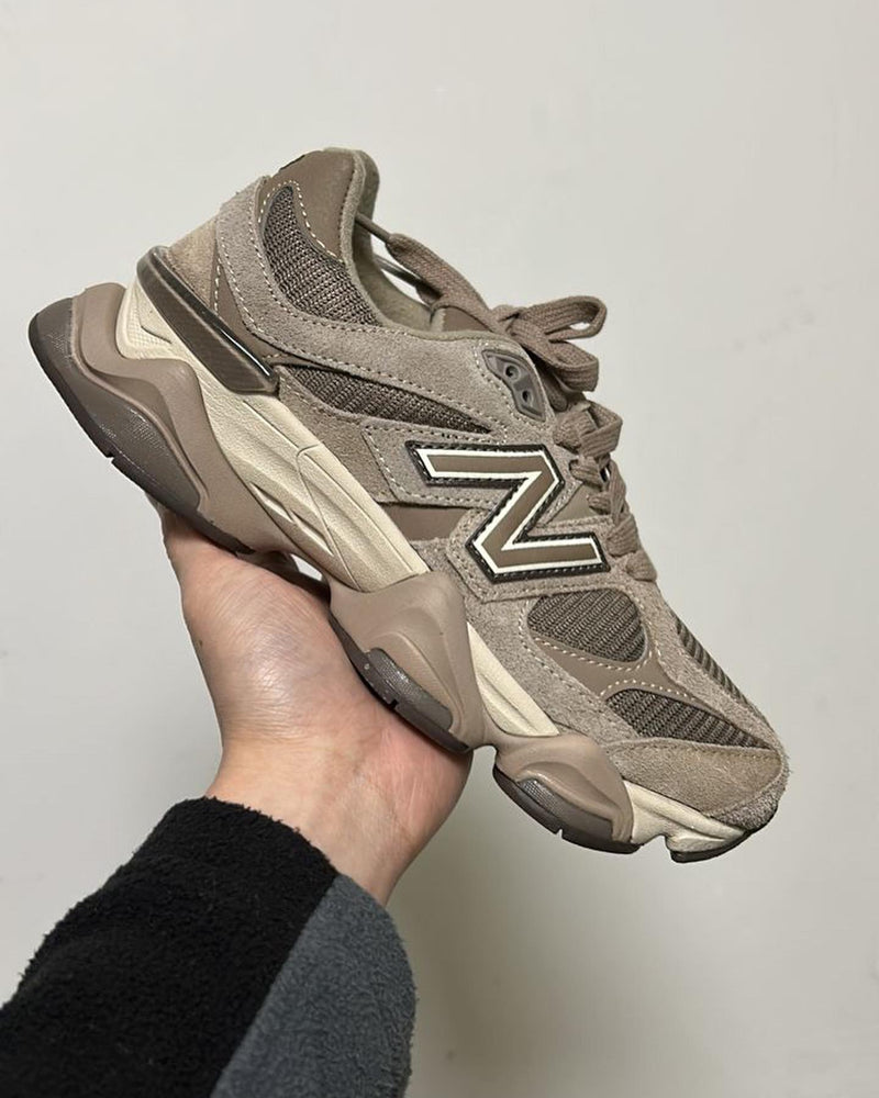 New Balance 9060 coloris champignon