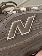 New Balance 204L