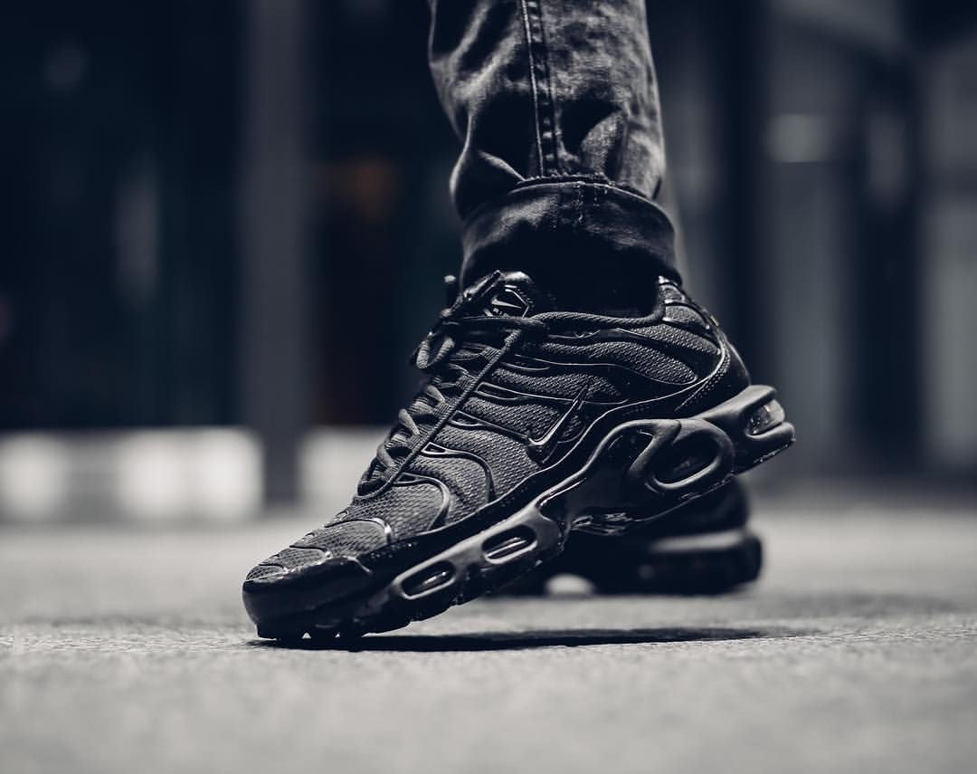 Nike air max plus (édition limitée)