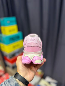 New Balance 9060 PINK 2024