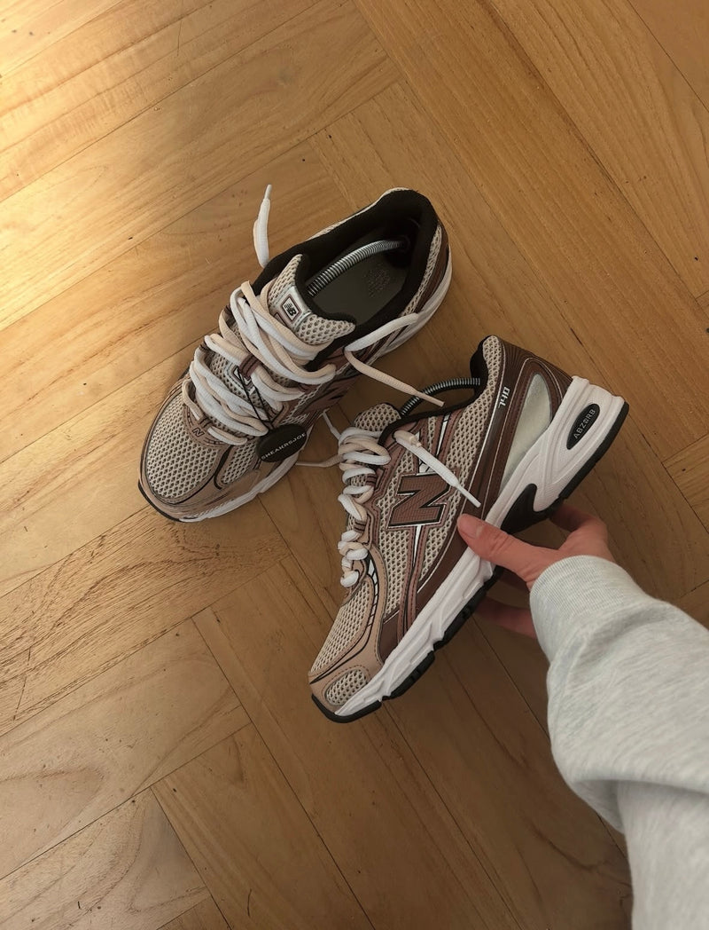 New Balance 740 Brown