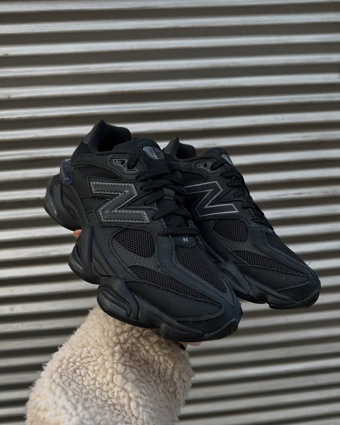 New Balance 9060 Triple Black