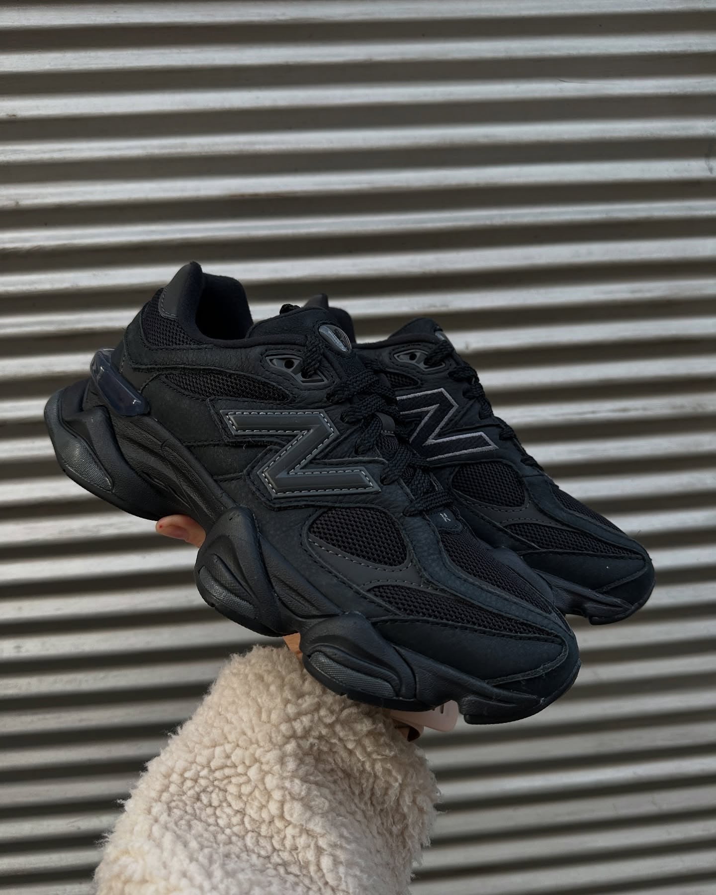 New Balance 9060 Triple Black