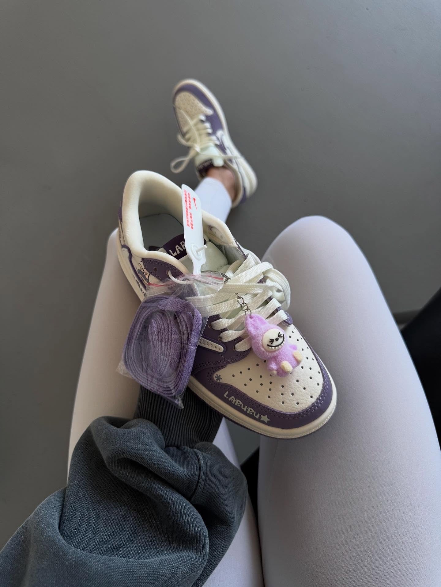 【ほぼ新品】NIKE Air Jordan 1 MID 25cm トラビス Travis x Air Jordan 1 | By-Olana