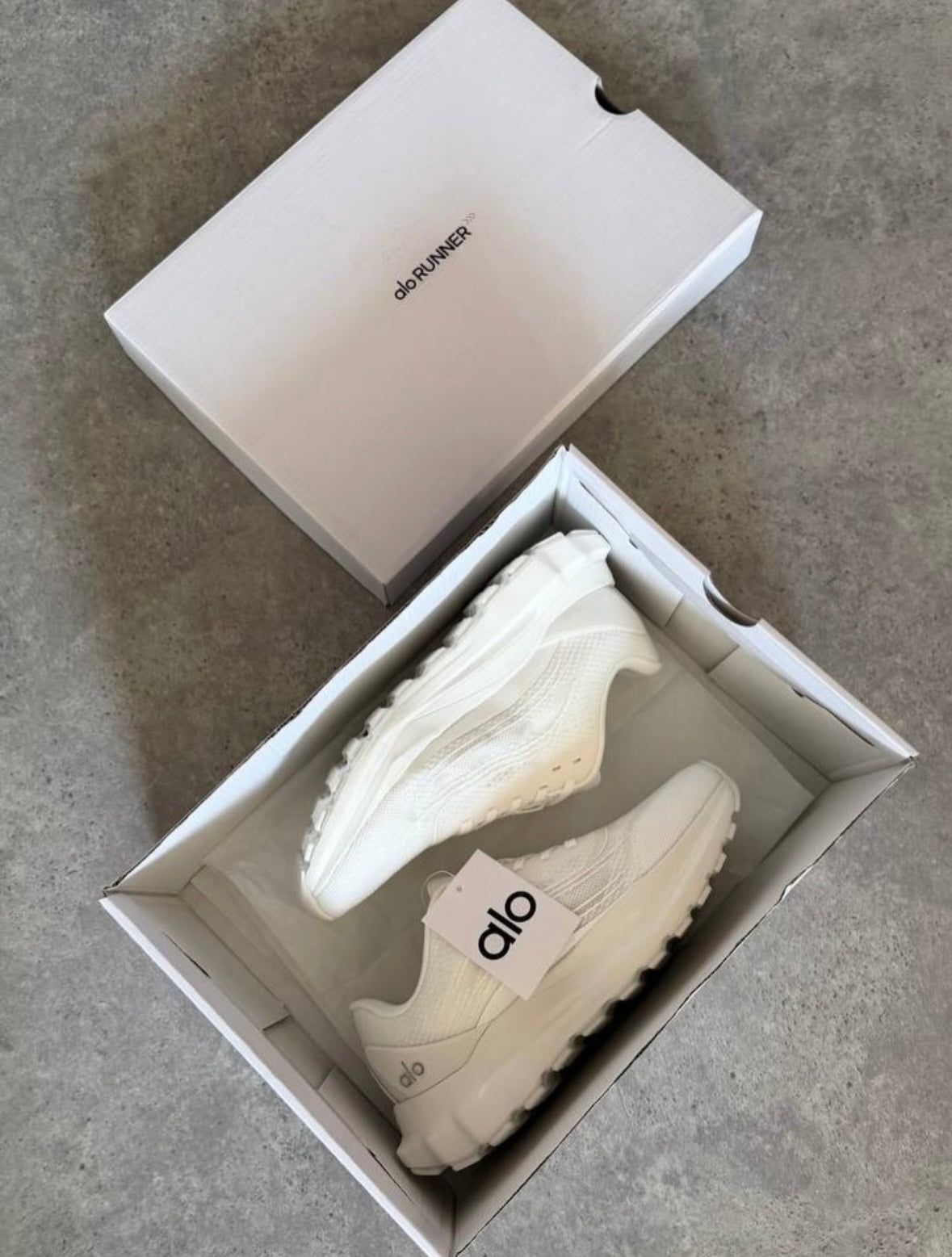 ALO Runner White