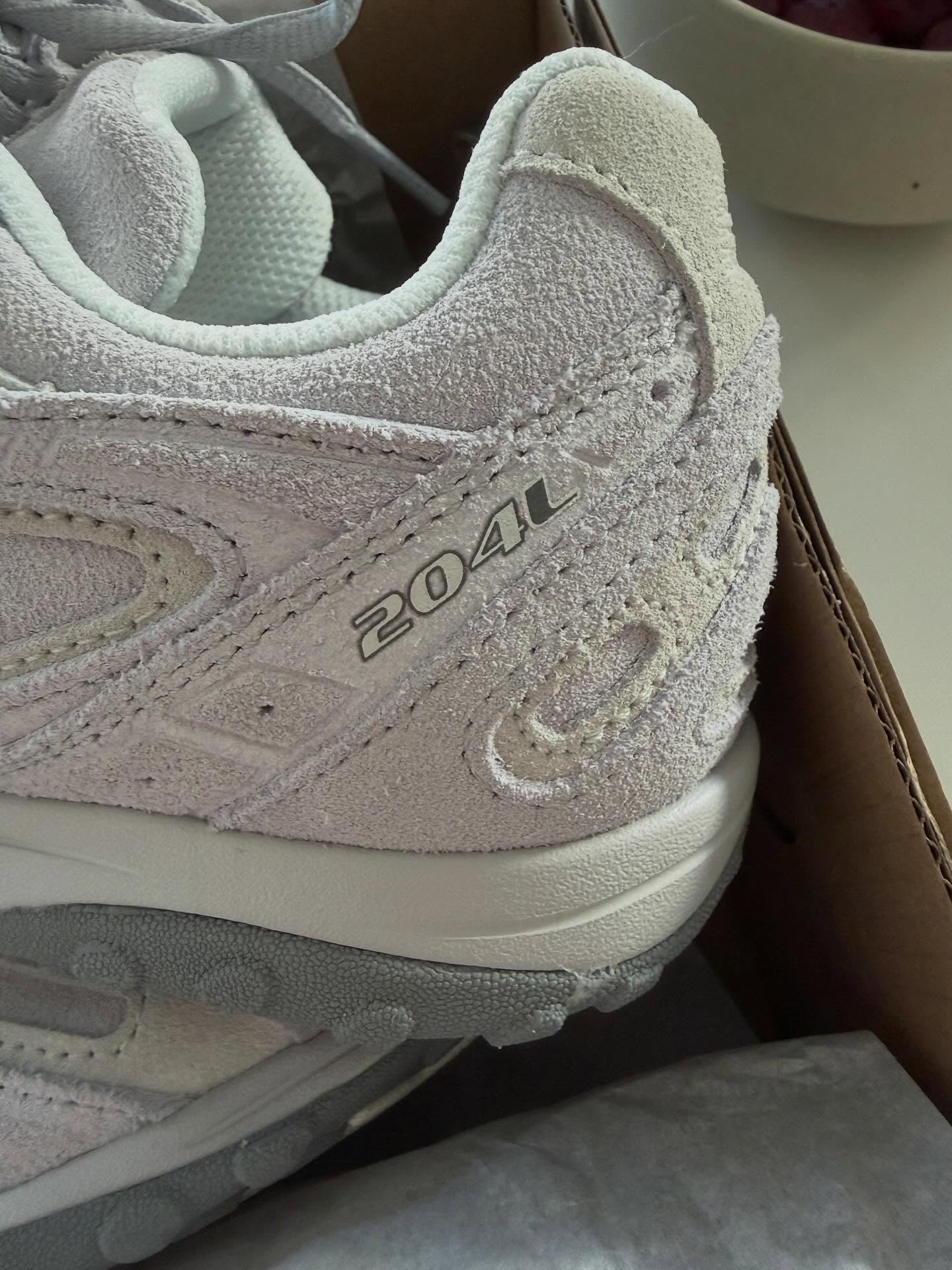 New Balance 204L Grey