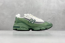 New Balance 1000 Green