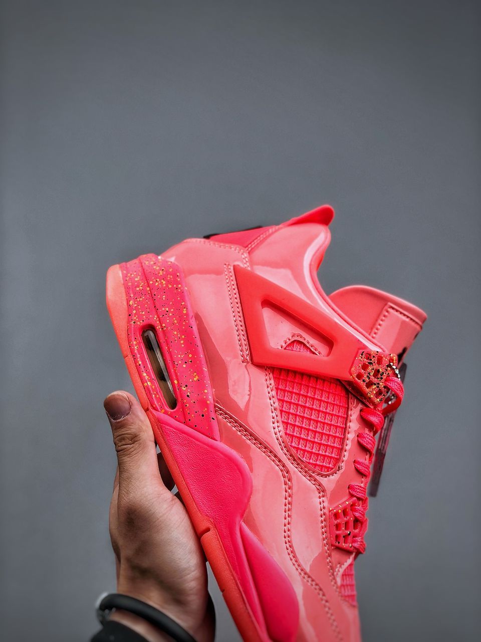 Jordan 4 Retro
Hot Punch