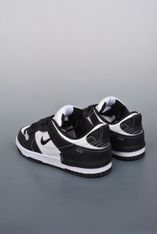 DUNK LOW DISRUPT 2 panda