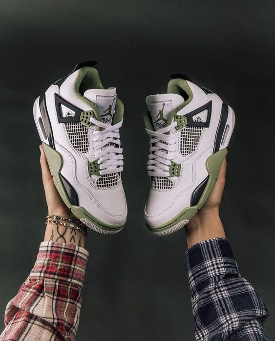 AIR JORDAN 4 Seafoam