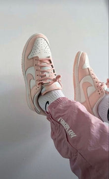 DUNK LOW PINK VELVET