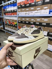 Air Jordan 1 Low Travis Scott Reverse mocha