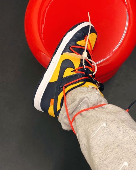 DUNK LOW OFF-WHITE MICHIGAN