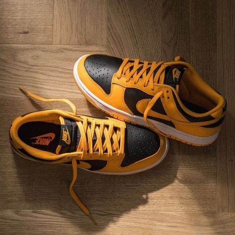 DUNK LOW GOLDENROD