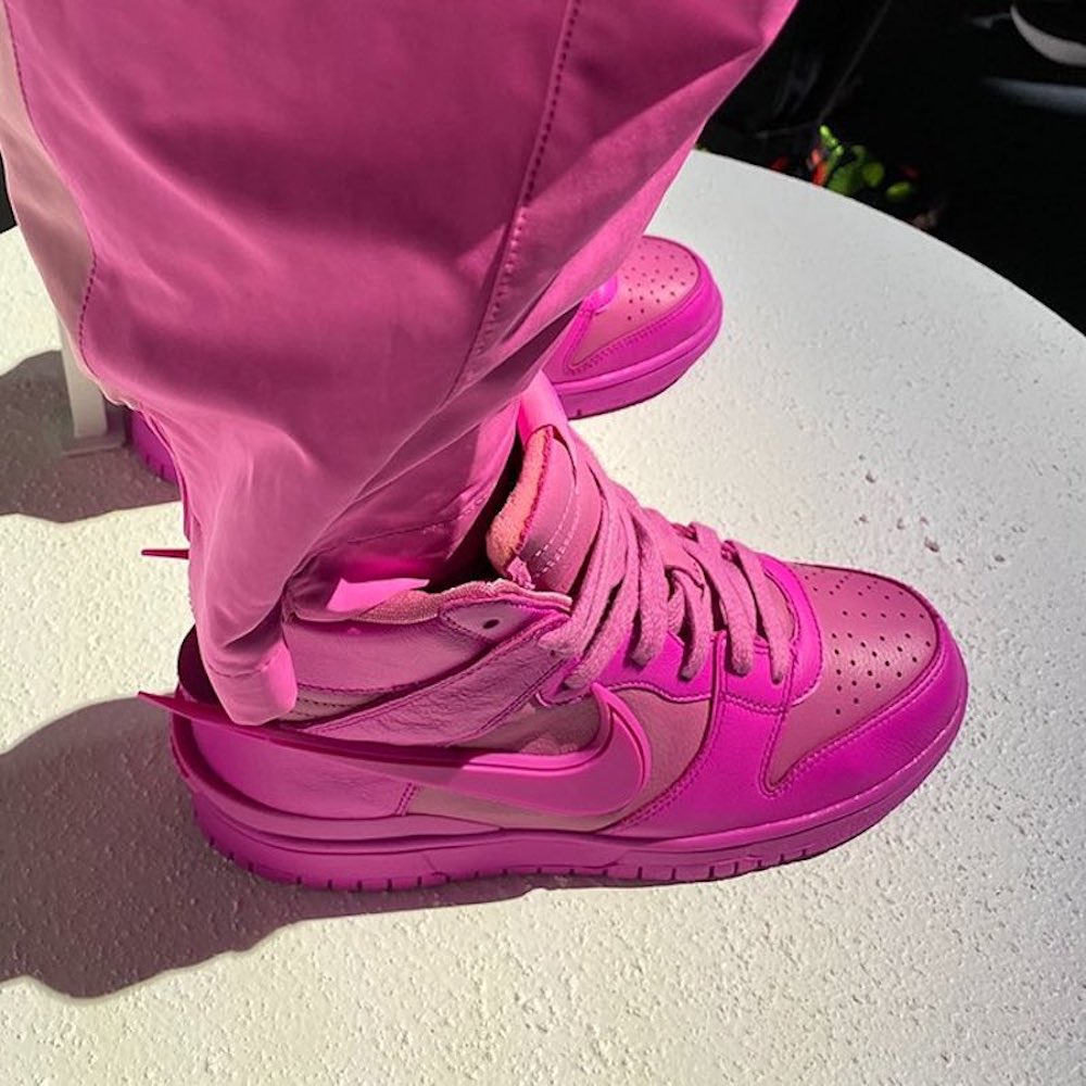 nike dunk cosmic fuchsia