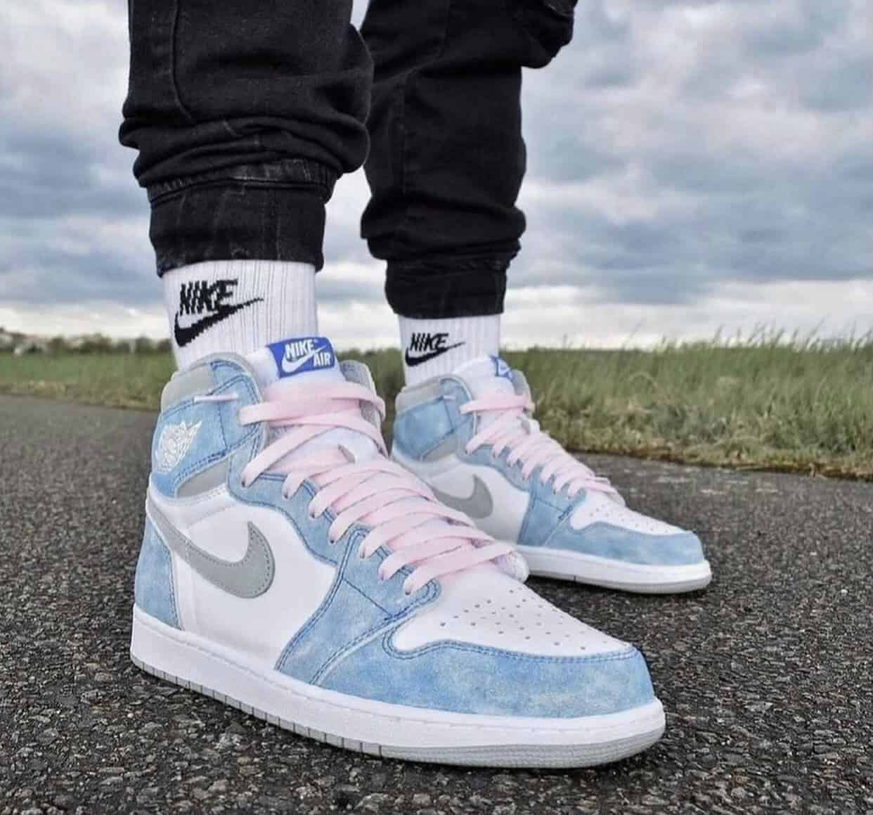 AIR JORDAN 1 RETRO HIGH OG HYPER ROYAL