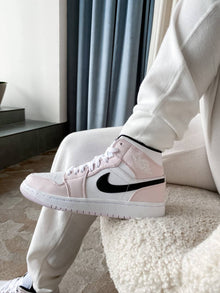 AIR JORDAN 1 MIDPINK