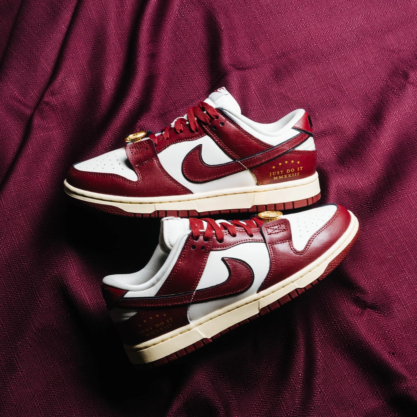 DUNK LOW DISRUPT SIREN RED