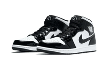 AIR JORDAN 1 MID SE CARBON FIBER