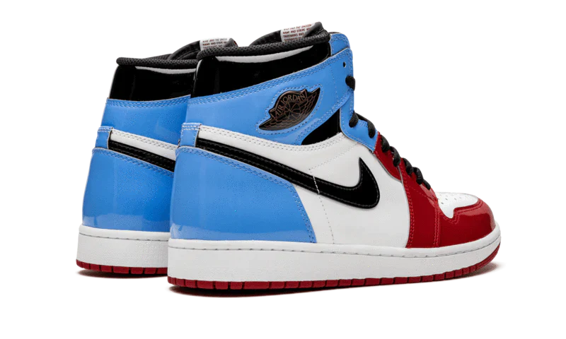 AIR JORDAN 1 RETRO HIGH FEARLESS UNC CHICAGO