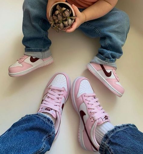 DUNK LOW PINK RED WHITE