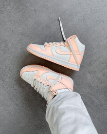 DUNK HIGH CRIMSON TINT