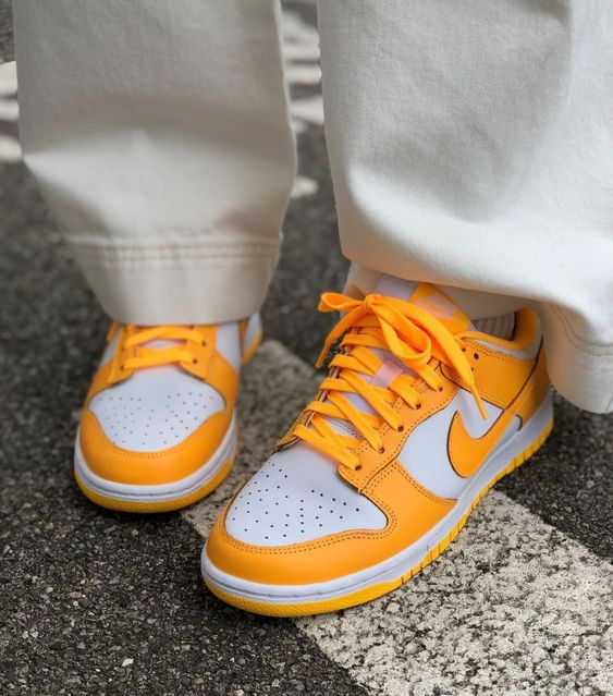 DUNK LOW LASER ORANGE