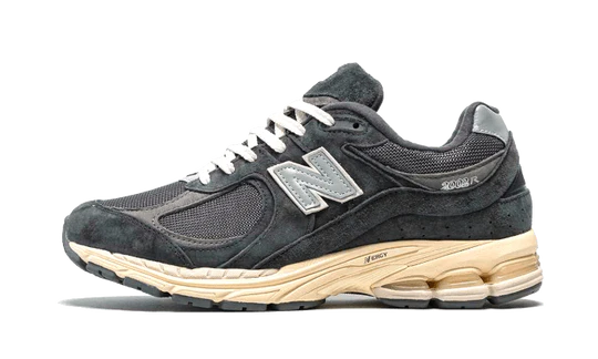 New Balance 2002R BLACK DARK GREY