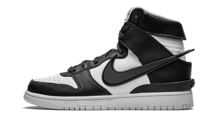 DUNK HIGH AMBUSH BLACK WHITE