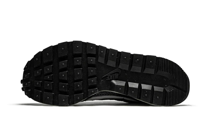 VAPORWAFFLE SACAI BLACK WHITE