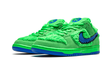 SB DUNK LOW GRATEFUL DEAD BEARS GREEN