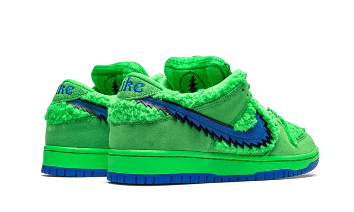 SB DUNK LOW GRATEFUL DEAD BEARS GREEN