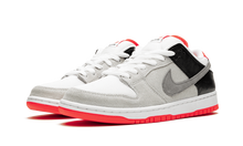 SB DUNK LOW INFRARED